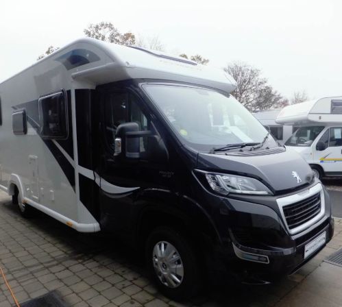 2017 Bailey Approach 745 image 3