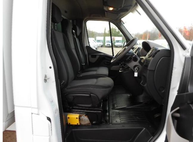 Nissan NV400 2.3 DCi SE L3 3500 Chassis Cab (FWD) image 7