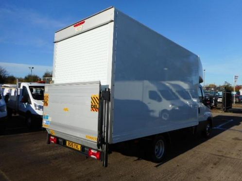 Iveco Daily 2.3 TD 35C13 LWB DriveAway Luton 2dr image 3