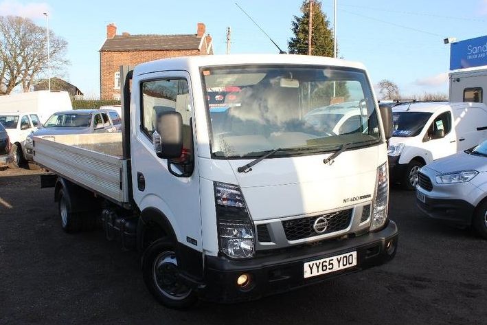 Nissan Cabstar 3.0 dCi Dropside 2dr image 1