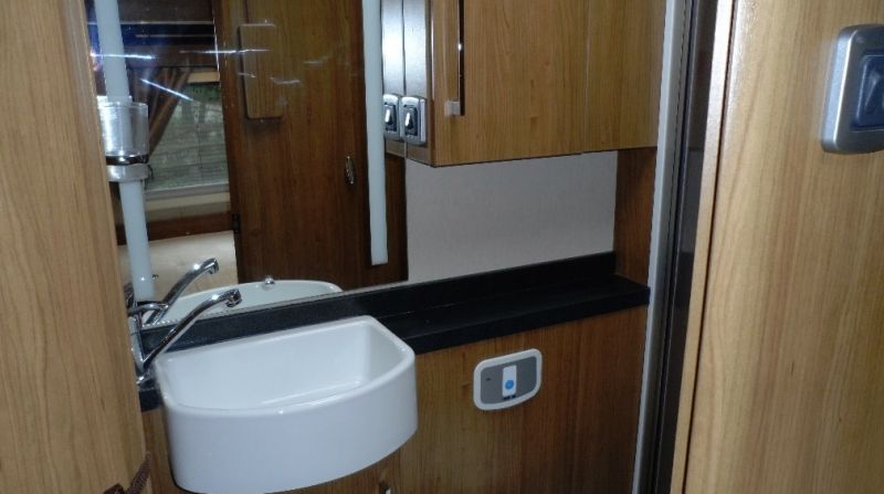 Auto-Trail - Tracker Fb image 7