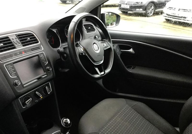 Volkswagen Polo 1.2 TSI SE 3dr image 4