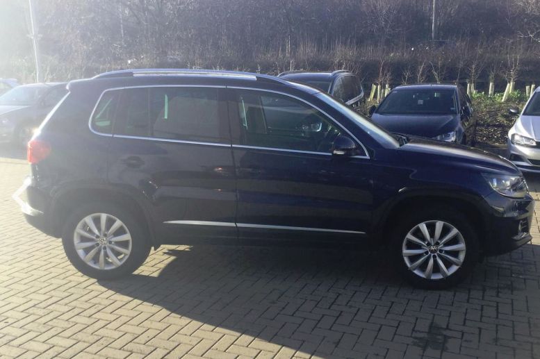 Volkswagen Tiguan 2.0 TDi BlueMotion Tech Match 177 5dr image 2