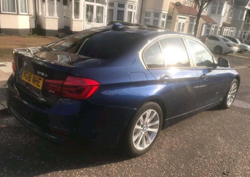 2018 BMW 3 Series automatic image 3