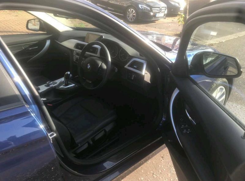 2018 BMW 3 Series automatic image 5