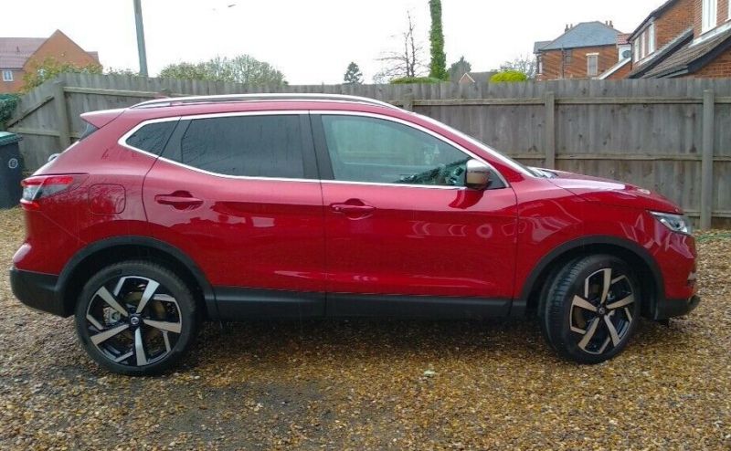 Nissan Qashqai 1.3 DIG-T Tekna+ 5dr image 3