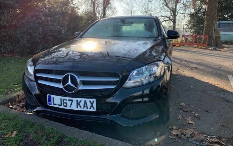 Mercedes-Benz C 200d SE - VERY LOW MILEAGE image 2