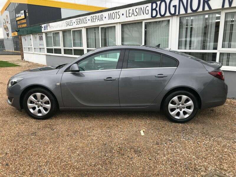 2016 Vauxhall Insignia 1.6 CDTi SRi Nav (s/s) 5dr image 2