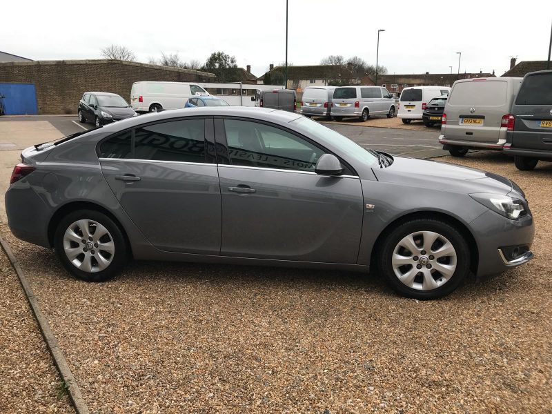 2016 Vauxhall Insignia 1.6 CDTi SRi Nav (s/s) 5dr image 4