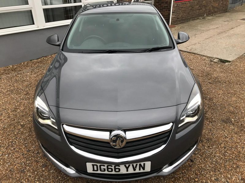 2016 Vauxhall Insignia 1.6 CDTi SRi Nav (s/s) 5dr image 5