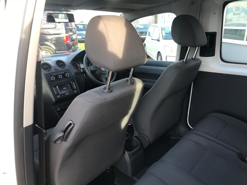 2014 Volkswagen Caddy Maxi 1.6 TDI 5dr image 9