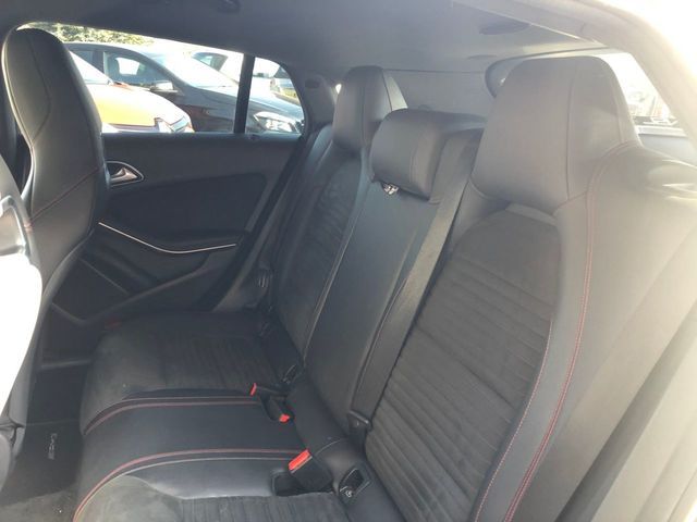 2016 Mercedes-Benz CLA 2.1 220 D image 8