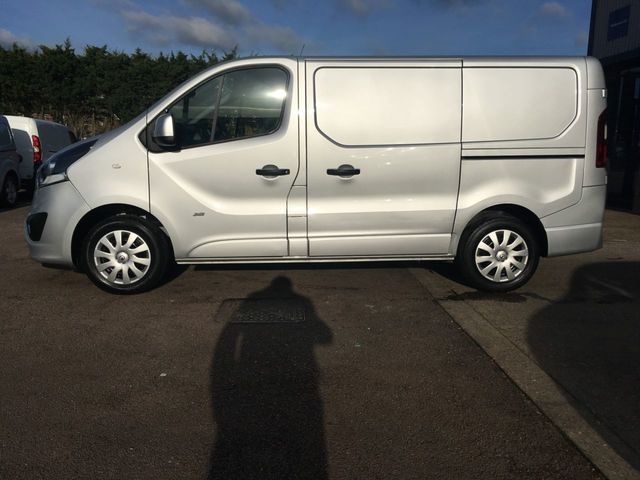 2016 Vauxhall Vivaro 1.6 Cdti image 5