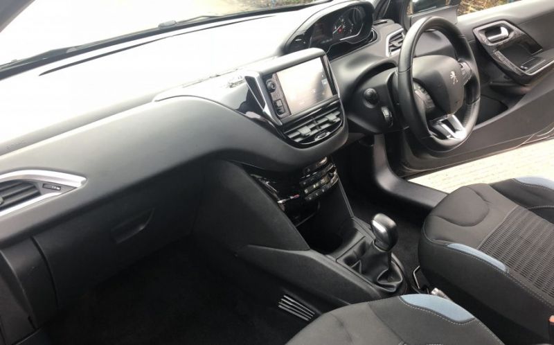 2015 Peugeot 208 1.6 E-Hdi 5dr image 3