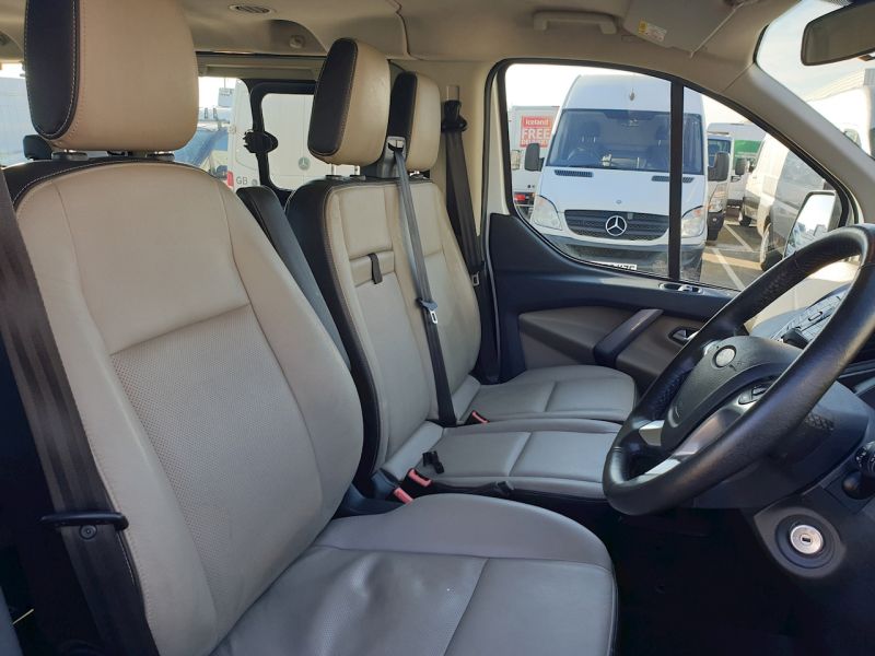 2017 Ford Tourneo Custom 310 L2 2.0TDCi image 6