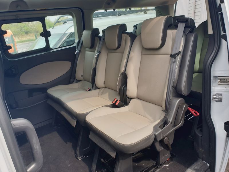 2017 Ford Tourneo Custom 310 L2 2.0TDCi image 9