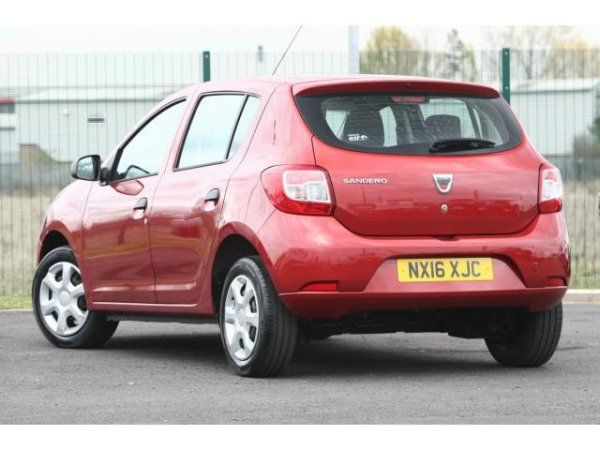 2016 Dacia Sandero 1.2 16v image 2