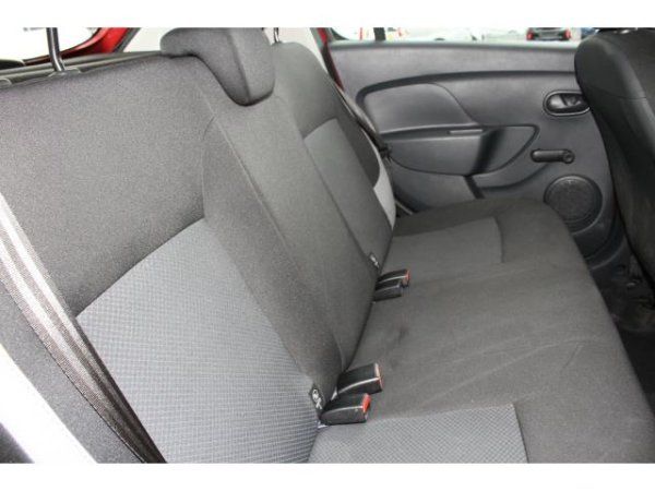 2016 Dacia Sandero 1.2 16v image 6