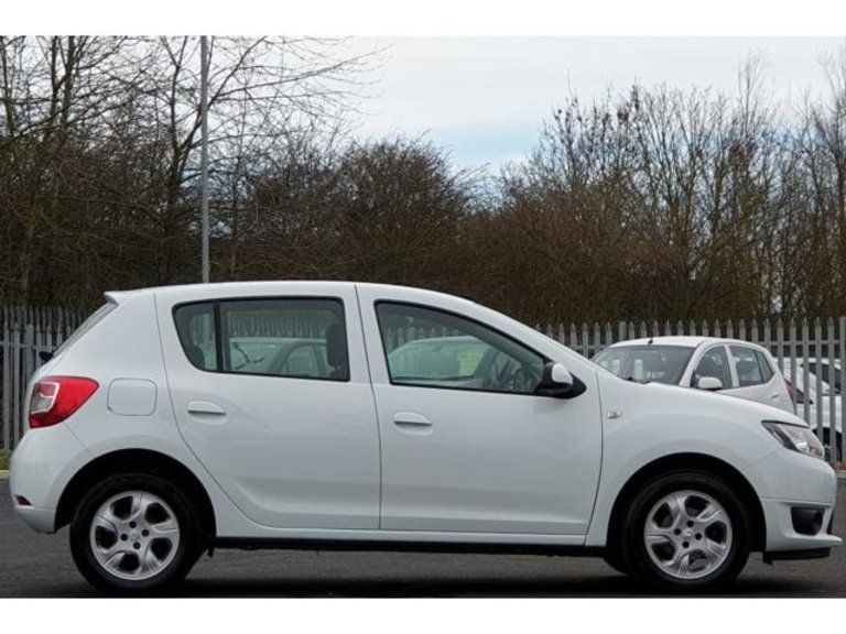 2015 Dacia Sandero 1.5dCi image 4