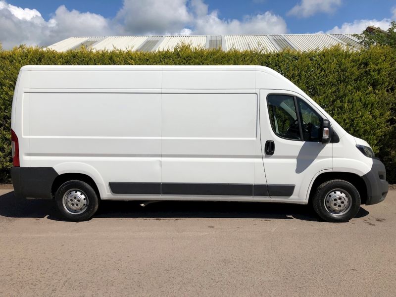2017 Peugeot Boxer 335 2.0 Hdi image 1