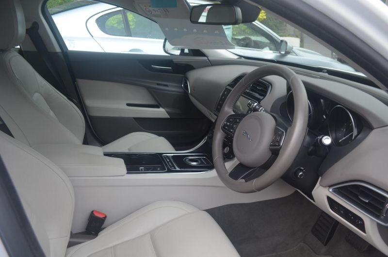 2016 Jaguar XE 2.0d image 6