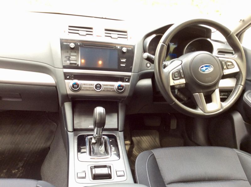 2015 Subaru Outback 2.0D SE 5dr image 5