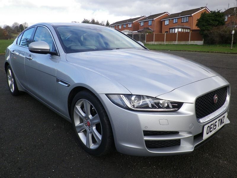 2015 Jaguar XE 2.0 4dr image 1