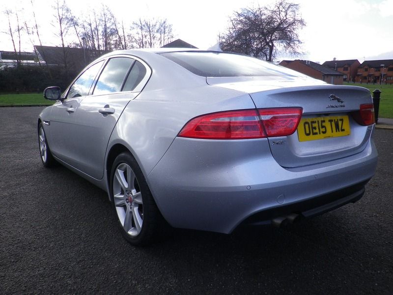 2015 Jaguar XE 2.0 4dr image 3