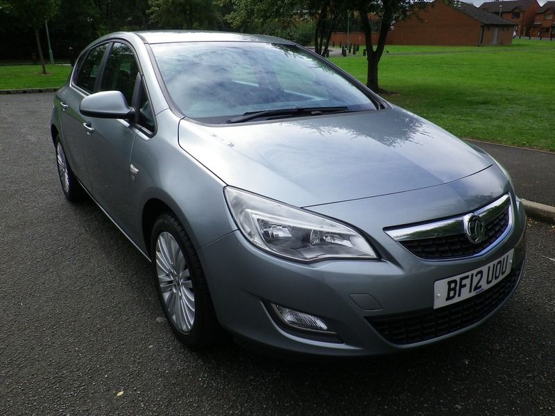 2012 Vauxhall Astra 1.4 5dr image 1