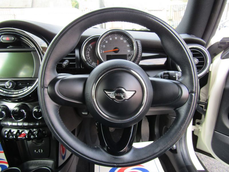 2015 MINI 1.2 image 8