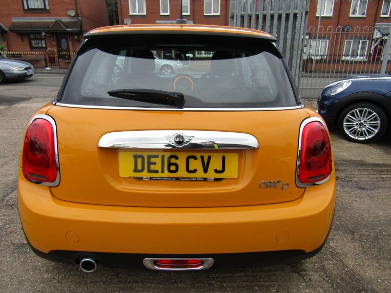 2016 MINI 1.5TD ONE (S/S) image 4