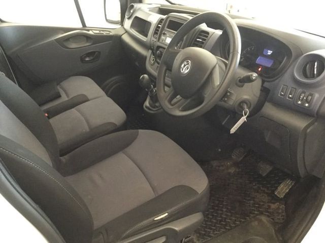 2015 Vauxhall Vivaro 1.6 2900 L1H1 CDTI P/V image 5