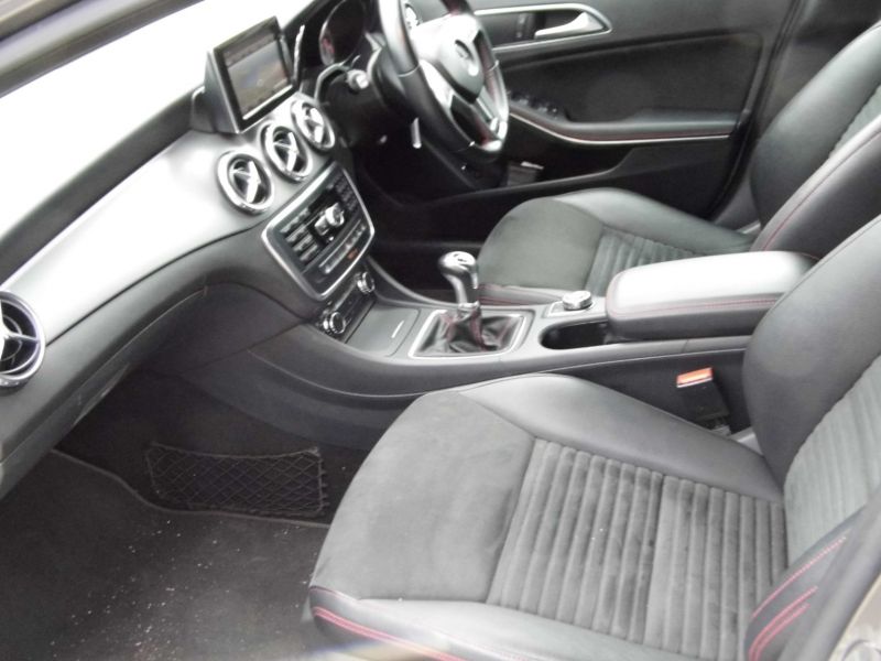 2014 Mercedes-Benz GLA CDI AMG image 5