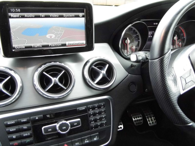 2014 Mercedes-Benz GLA CDI AMG image 6
