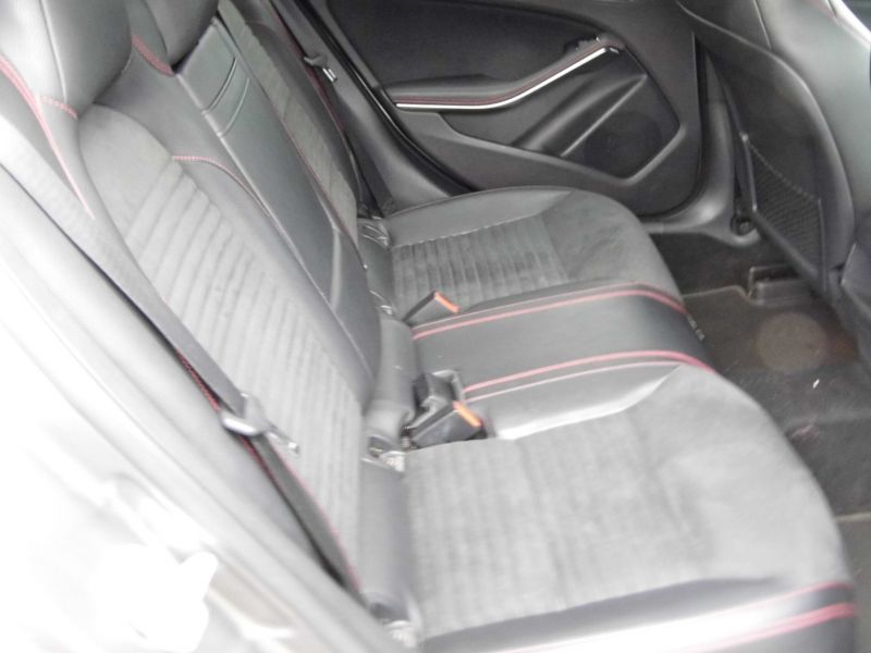 2014 Mercedes-Benz GLA CDI AMG image 8