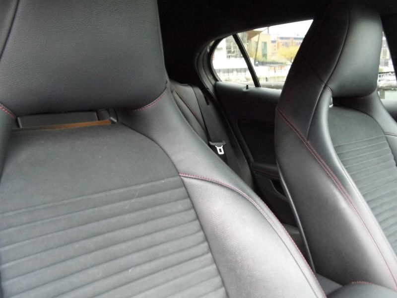 2014 Mercedes-Benz GLA CDI AMG image 9