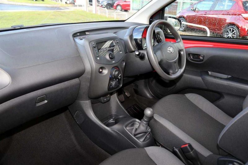 2016 Toyota Aygo VVT-I X image 2