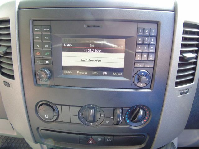 2015 Volkswagen Crafter CR35 2.0 Tdi image 8