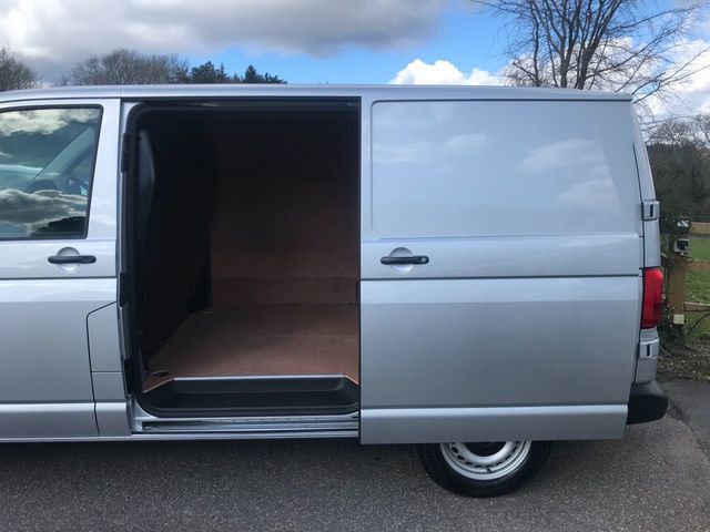 2018 Volkswagen Transporter 2.0 T28 Tdi image 11