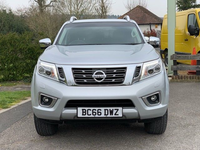 2016 Nissan Navara 2.3 Dci Tekna 4X4 Shr Dcb image 7