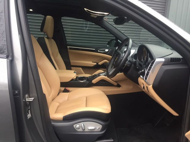 2016 Porsche Cayenne 3.0 D V6 Tiptronic S 5dr image 9