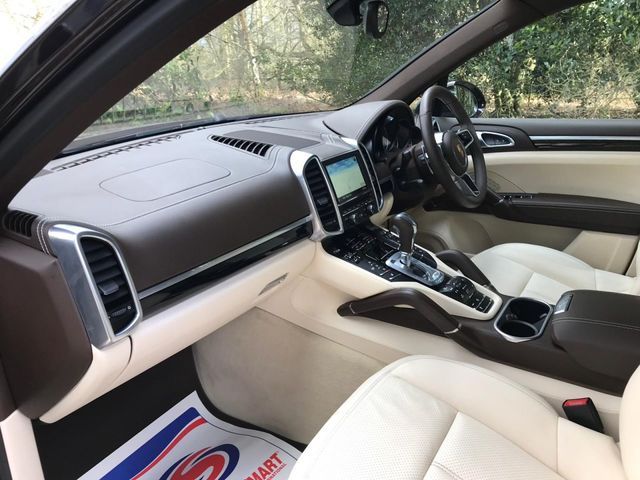 2015 Porsche Cayenne 3.0 D V6 Tiptronic S 5dr image 11