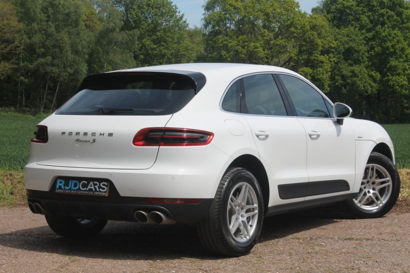 2015 Porsche Macan SUV 4wd 3.0TD 258 DPFR SS EU6 S image 4