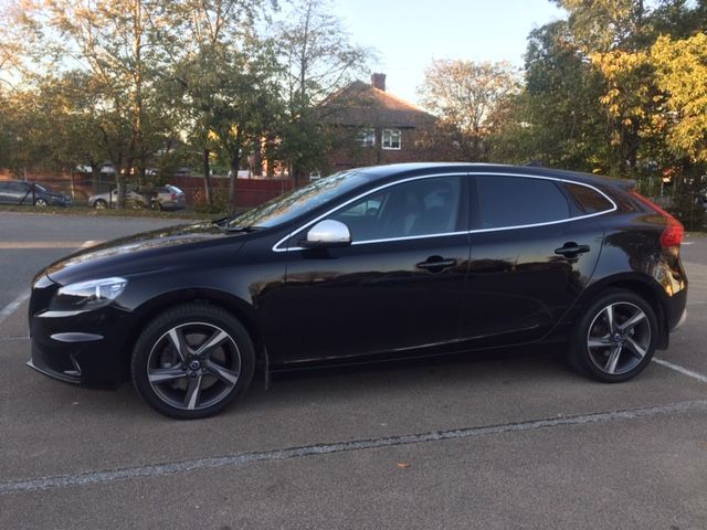 2016 Volvo V40 2.0 D3 R-Design Nav 5dr image 4