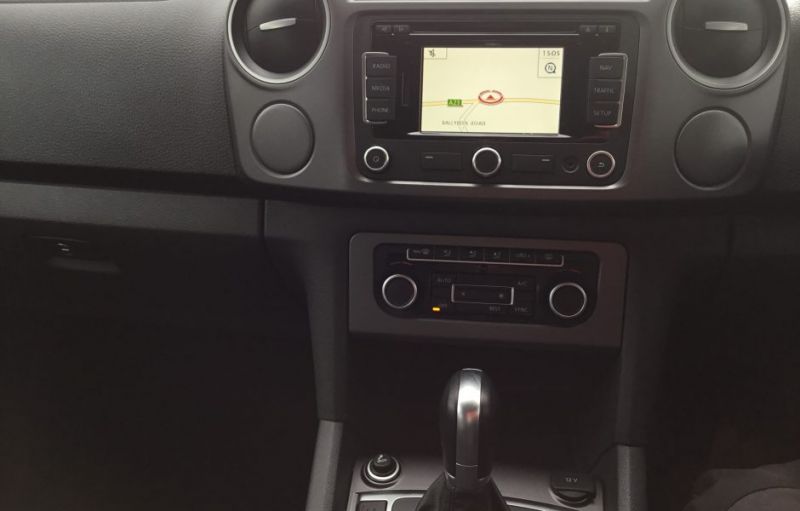 2015 VW Amarok Pickup image 8