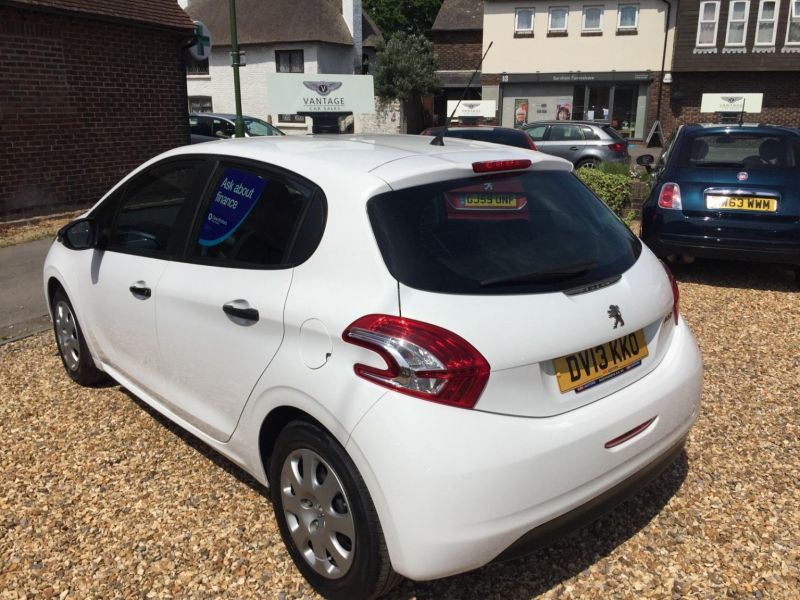 2013 Peugeot 208 Access 5dr image 2