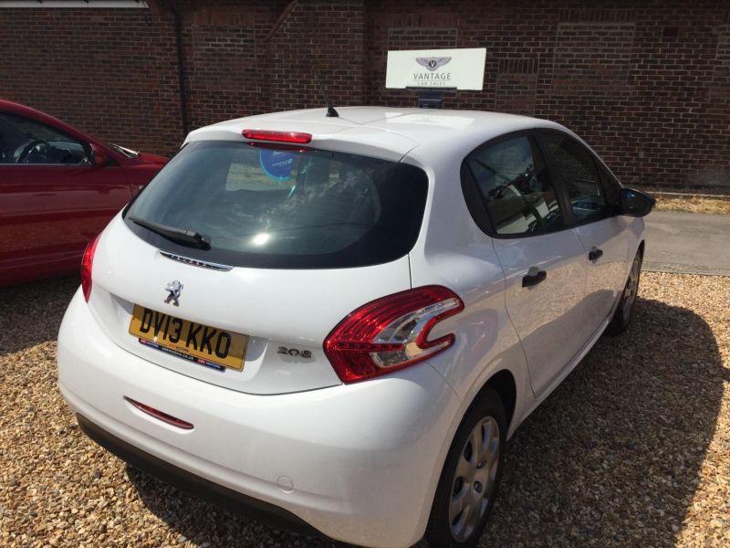 2013 Peugeot 208 Access 5dr image 3