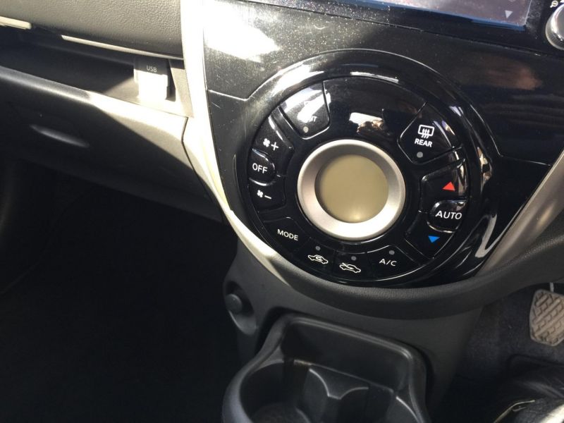 2013 Nissan Micra Acenta 5dr image 11