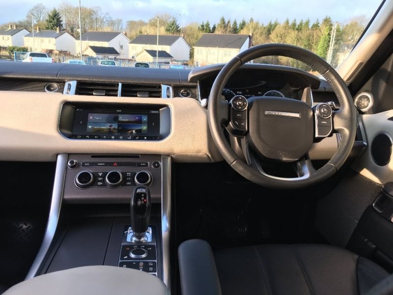 2017 Land Rover Range Rover Sport 3.0 Sd V6 4X4 5dr image 11