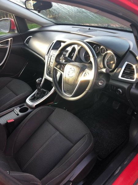 2012 Vauxhall Astra 1.6i 16V SRi 5dr image 6